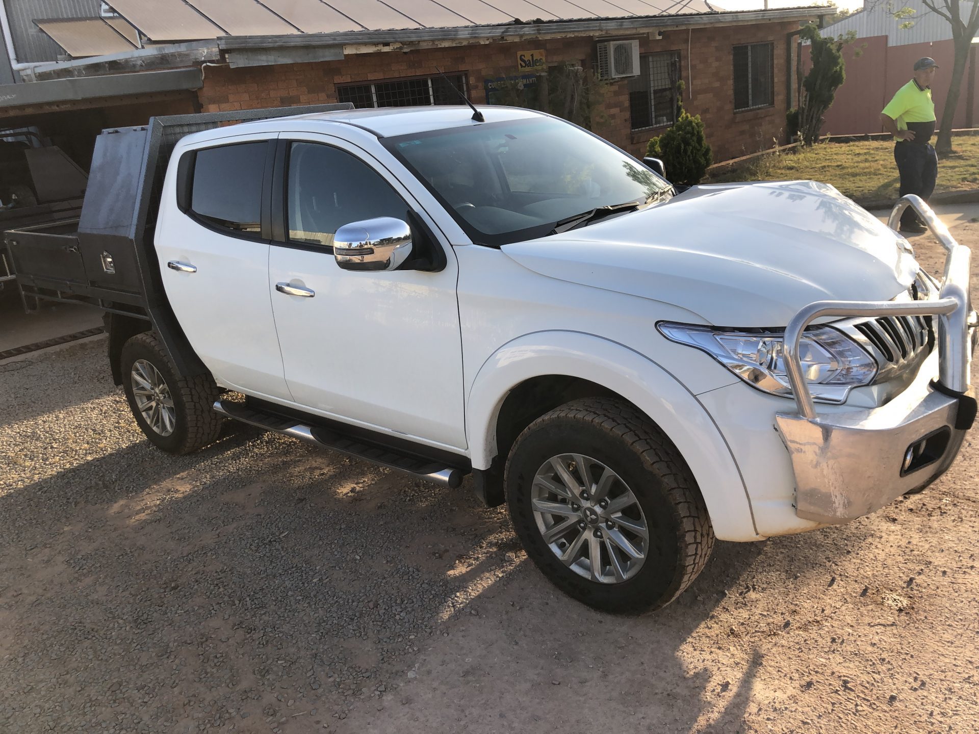 2016 MQ TRITON DUAL CAB TRAY Narrandera Auto Wreckers